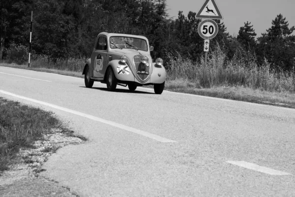 Urbino Itália Jun 2022 Fiat 500 Topolino 1948 Velho Carro — Fotografia de Stock