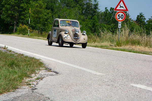 Урбино Италия 2022 Июня Fiat 500 Topolino 1948 Старом Гоночном — стоковое фото