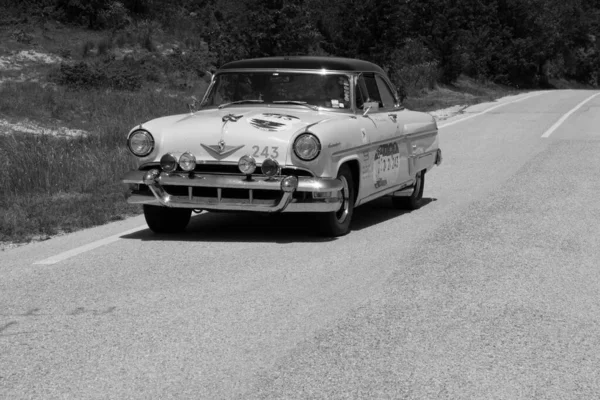 Urbino Itália Jun 2022 Lincoln Capri 1954 Antigo Carro Corrida — Fotografia de Stock