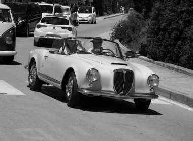 POLTU QUATU - ITALY - 9 Temmuz 2022: Lancia B24 Poltu Quatu Classic