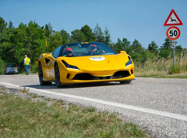 Urbino Itália Jun 2022 Ferrari Spider 2022 Velho Carro Corrida — Fotografia de Stock