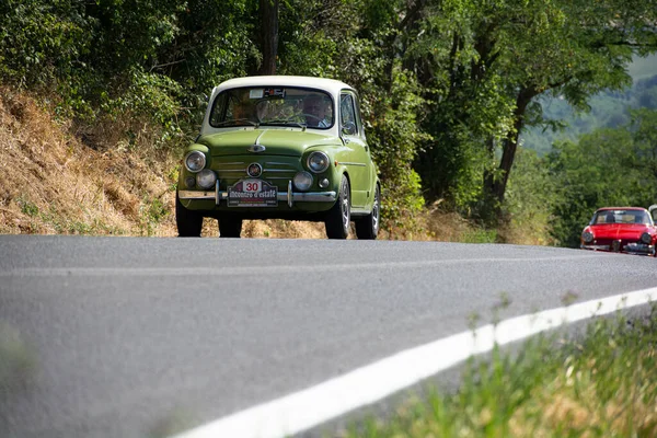 Pesaro ตาล กรกฎาคม 2022 การช มของรถคลาสส Fiat 600 Annoaro — ภาพถ่ายสต็อก