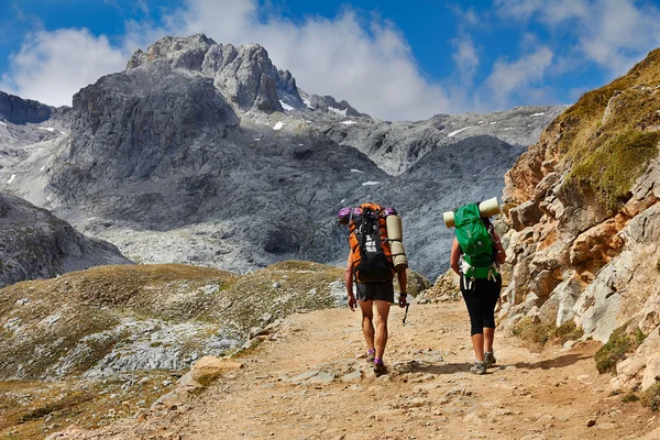 Alta montaña trekking España — Foto de Stock