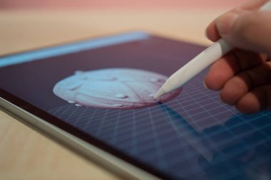 Mobil bir uygulamada 3D modelleme, yazarlar bir model oluşturur