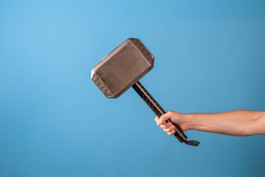 Kahraman ol, kahramanlık yap. Thor 'un İskandinav çekici, Mjolnir