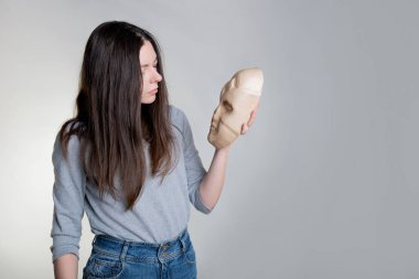 Görünüş veya kendini tanımlama sorunları nedeniyle kompleksler, konsept.