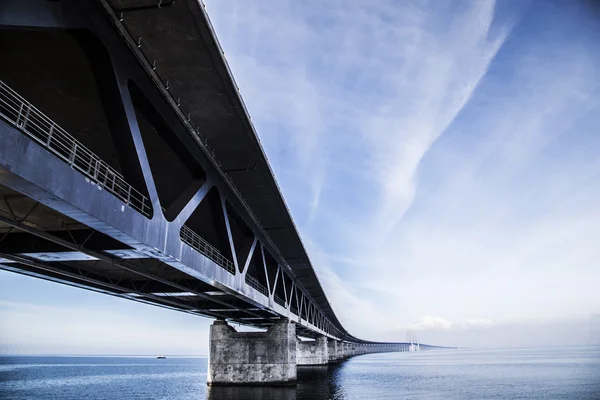 Pont Oresundsbron sur la mer — Photo