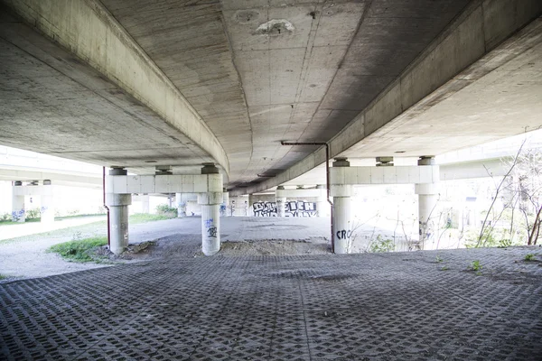 Unter Autobahn — Stockfoto