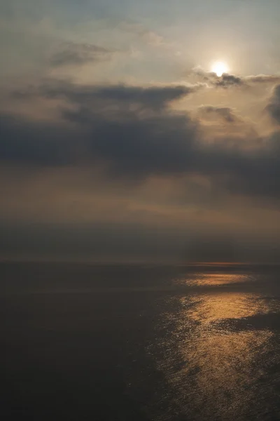 Ήλιος πάνω από τη θάλασσα — Φωτογραφία Αρχείου