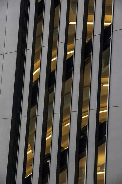Fenster auf modernem Gebäude — Stockfoto