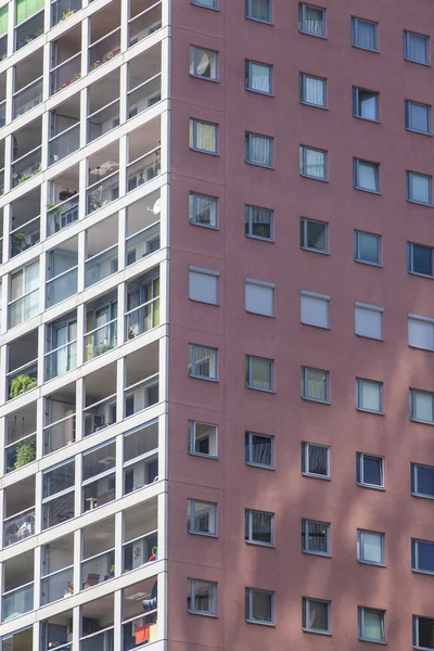 Fenêtres sur bâtiment moderne, gratte-ciel — Photo