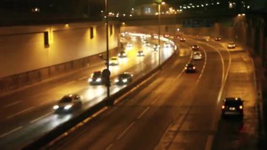 Geceleri, trafik şehirde Otoban