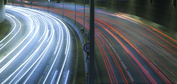 Gece trafik kentin hafif izleme — Stok fotoğraf