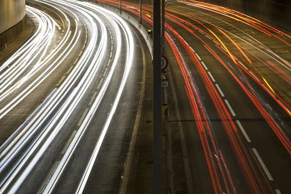 Gece trafik kentin hafif izleme — Stok fotoğraf