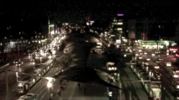 Verkehr in der Stadt in der Nacht — Stockvideo