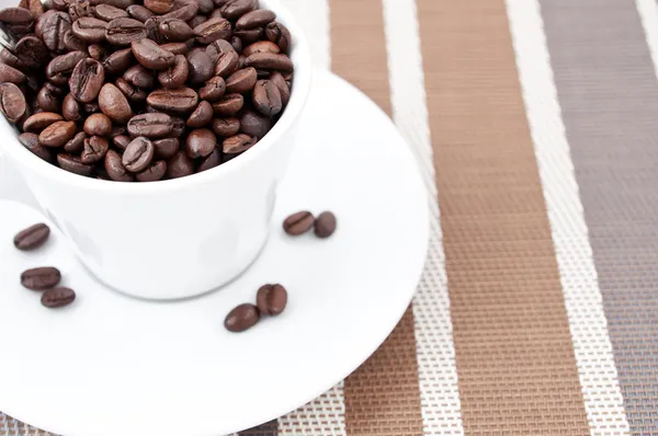 Egy csésze kávébab — Stock Fotó