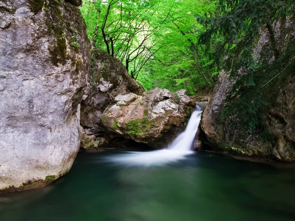 Small woodland waterfall — Stock Photo, Image