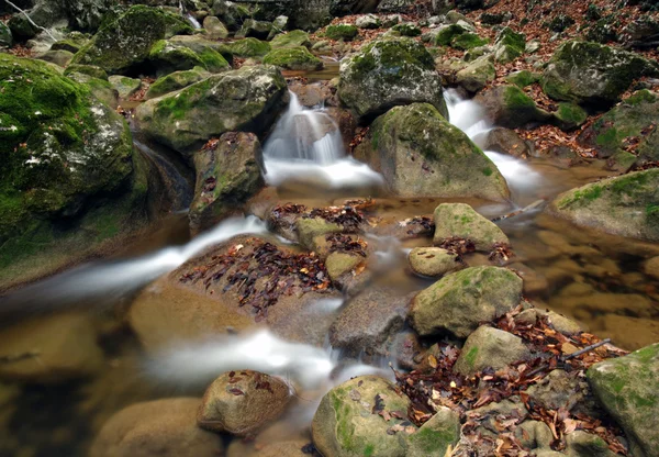 Rio das montanhas — Fotografia de Stock