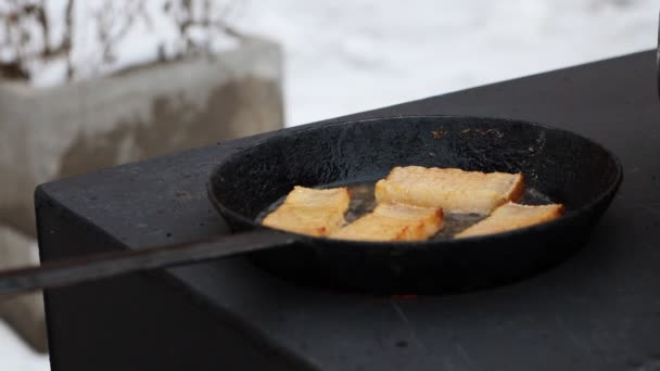 Приготовление Вкусной Пищи Заднем Дворе Дровяной Печи — стоковое видео