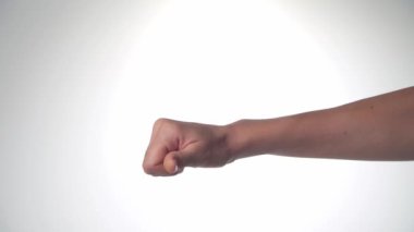 Kadın eli - başparmak hareketi gibi. Yüksek kalite 4k görüntü