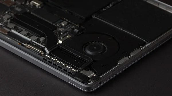 İç Laptop Parçaları Soğutucu Yedek Parça Tamir Aletleri. Yüksek kalite fotoğraf