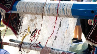 Halı yapımı için dokuma tezgahı. Yüksek kalite fotoğraf