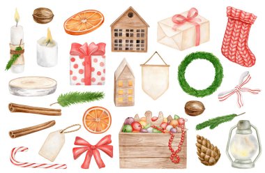 Suluboya Noel dekoru seti. El yapımı kışın örülmüş çorap, mum, şeker kamışı, ceviz, yay, köknar dalı, hediye kutusu, çelenk, beyaz arka planda izole edilmiş fener. Klasik Noel illüstrasyonu