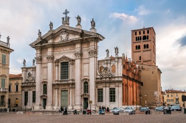 mantova Katedrali