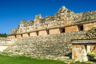 rahibe manastırı quadrangle