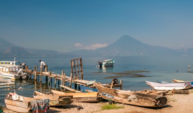 Rıhtımda lake atitlan