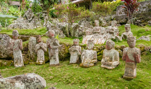 Estátuas em Jardim — Fotografia de Stock