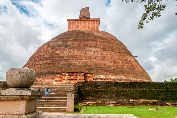 Antiguo Stupa en Anuradhapura — Foto de Stock