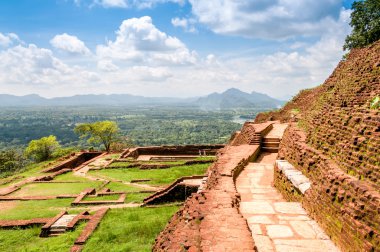 Sigiriya mounatain görüntülemek