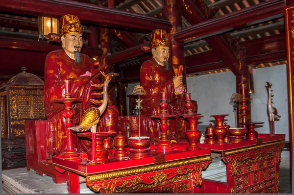 Statue Confucius dans le complexe Temple de la Littérature — Photo