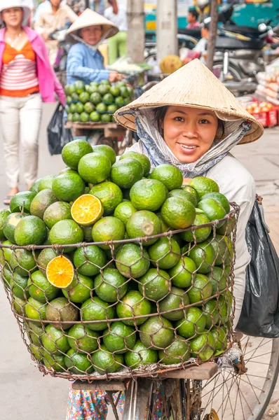 Nelle strade di Saigon — Foto Stock