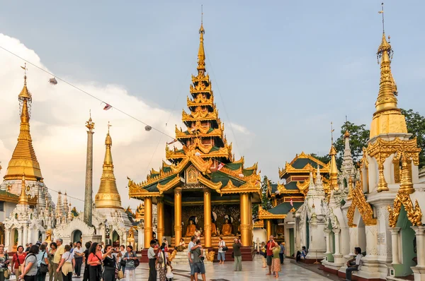 Shwedagon komplexa — Stockfoto