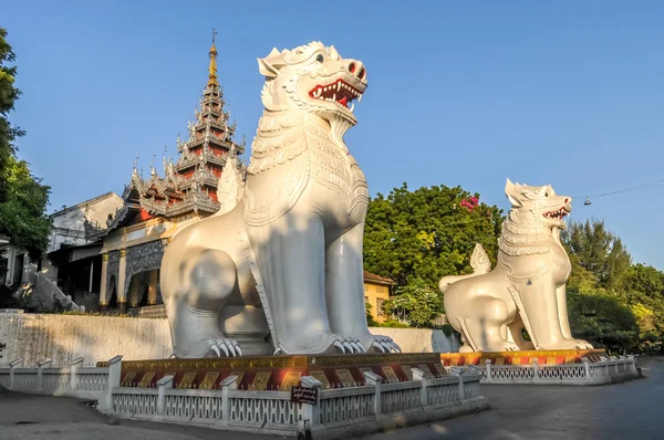 Mandalay Tepesi Girişi
