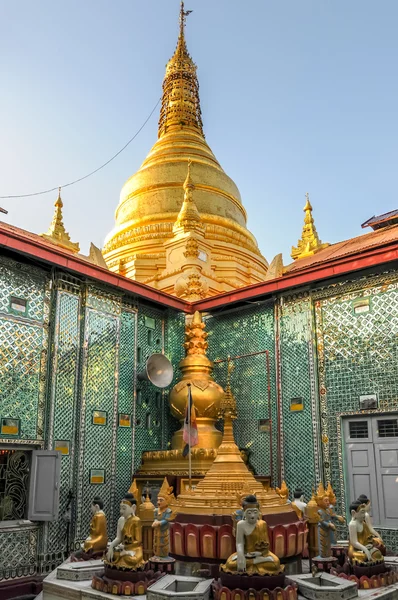 Pagoda na kopec mandalay — Stock fotografie