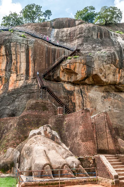 Лестница на гору Сигирия — стоковое фото