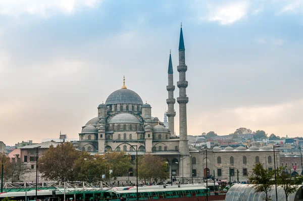 Yeni cami, de nieuwe moskee — Stockfoto