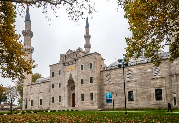 Eingang zur suleymaniye-Moschee — Stockfoto