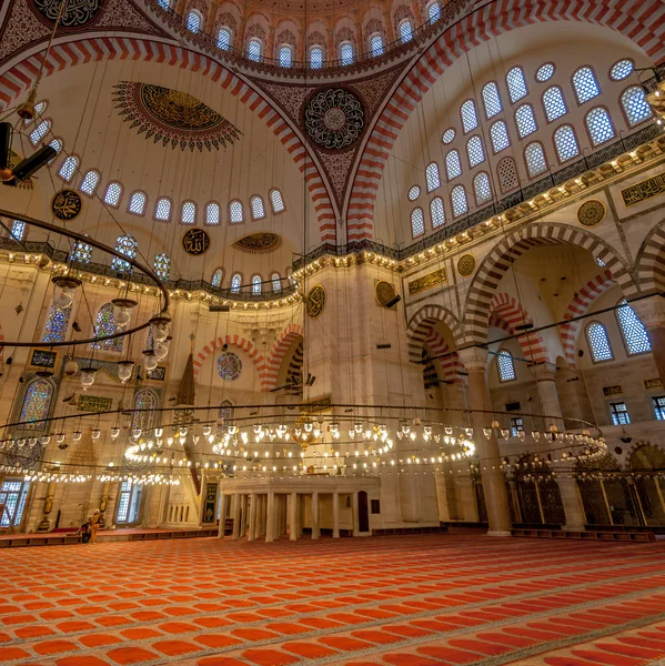 Binnenkant van suleymaniye moskee — Stockfoto