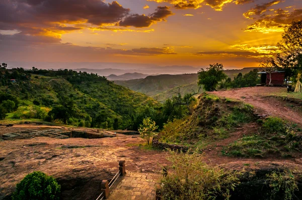 st. george Kilisesi ile akşam görünümü