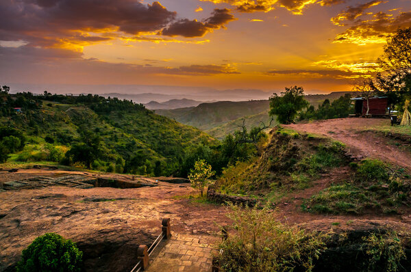 Вечерний вид с церковью Св. Георгия

