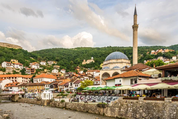 Pohled sinan Paša mešita v Prizrenu-Kosovském — Stock fotografie