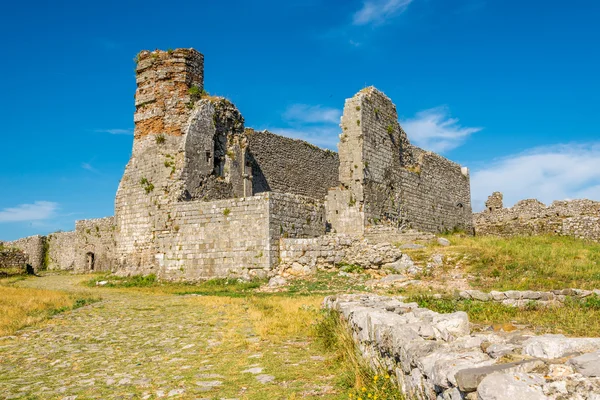 Old church in Rozafa castle ruins — Stock Photo, Image