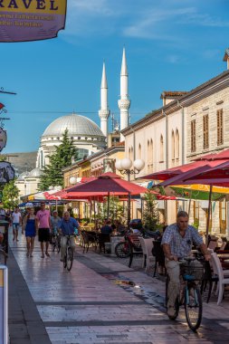 sokaklarda İşkodra.