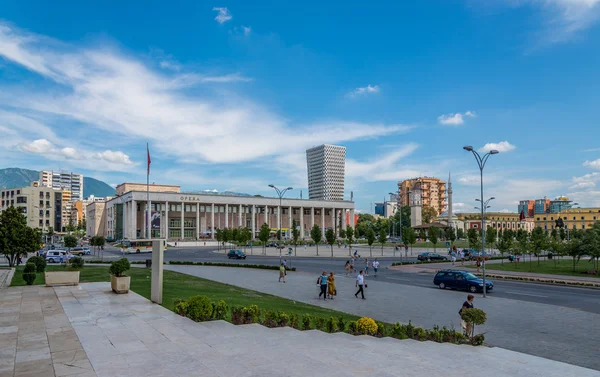 Nationale theater voor opera en ballet van Albanië in tirana. — Stockfoto
