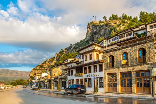 Berat sokaklarda — Stok fotoğraf