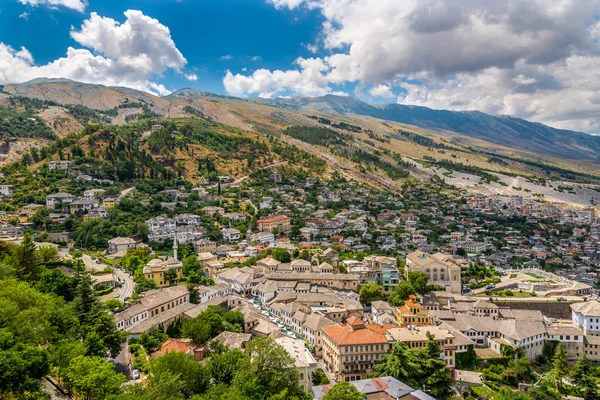 Vista para a cidade velha de Gjirokaster — Fotografia de Stock
